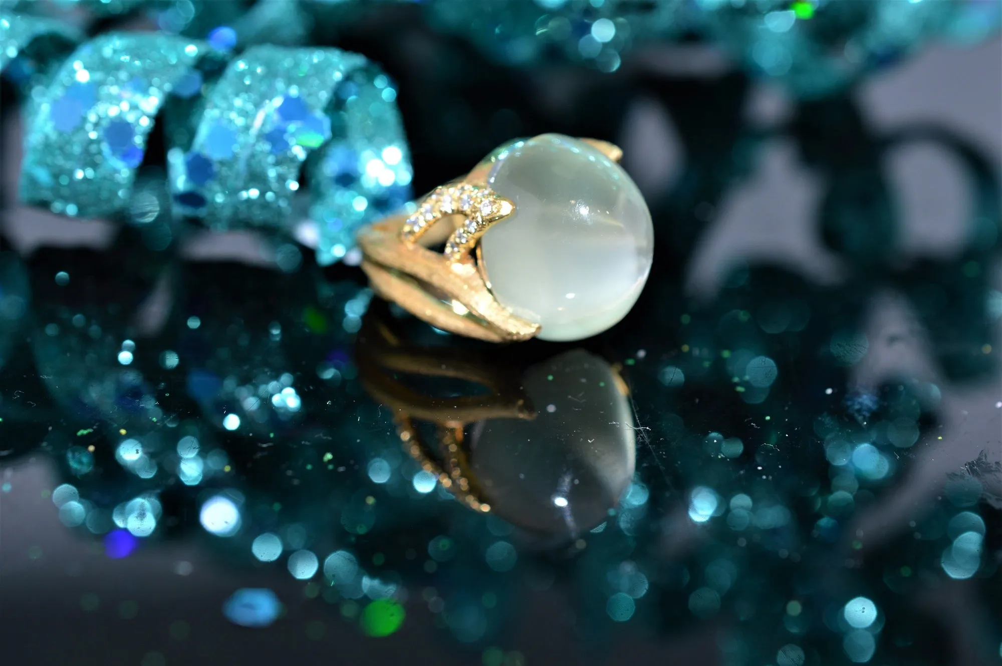 18K Yellow Gold Henry Dunay Green Moonstone And Diamond Ring