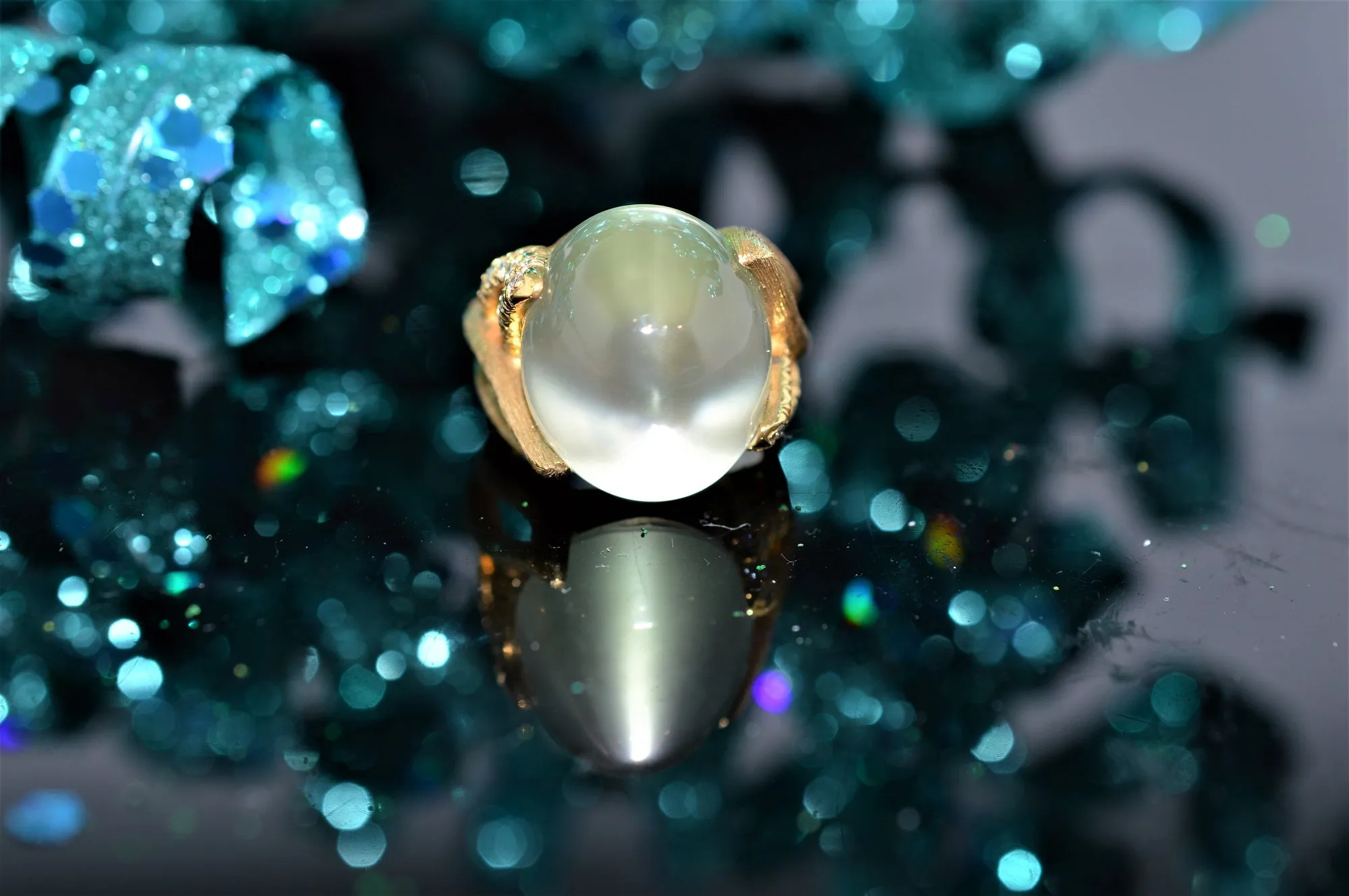 18K Yellow Gold Henry Dunay Green Moonstone And Diamond Ring