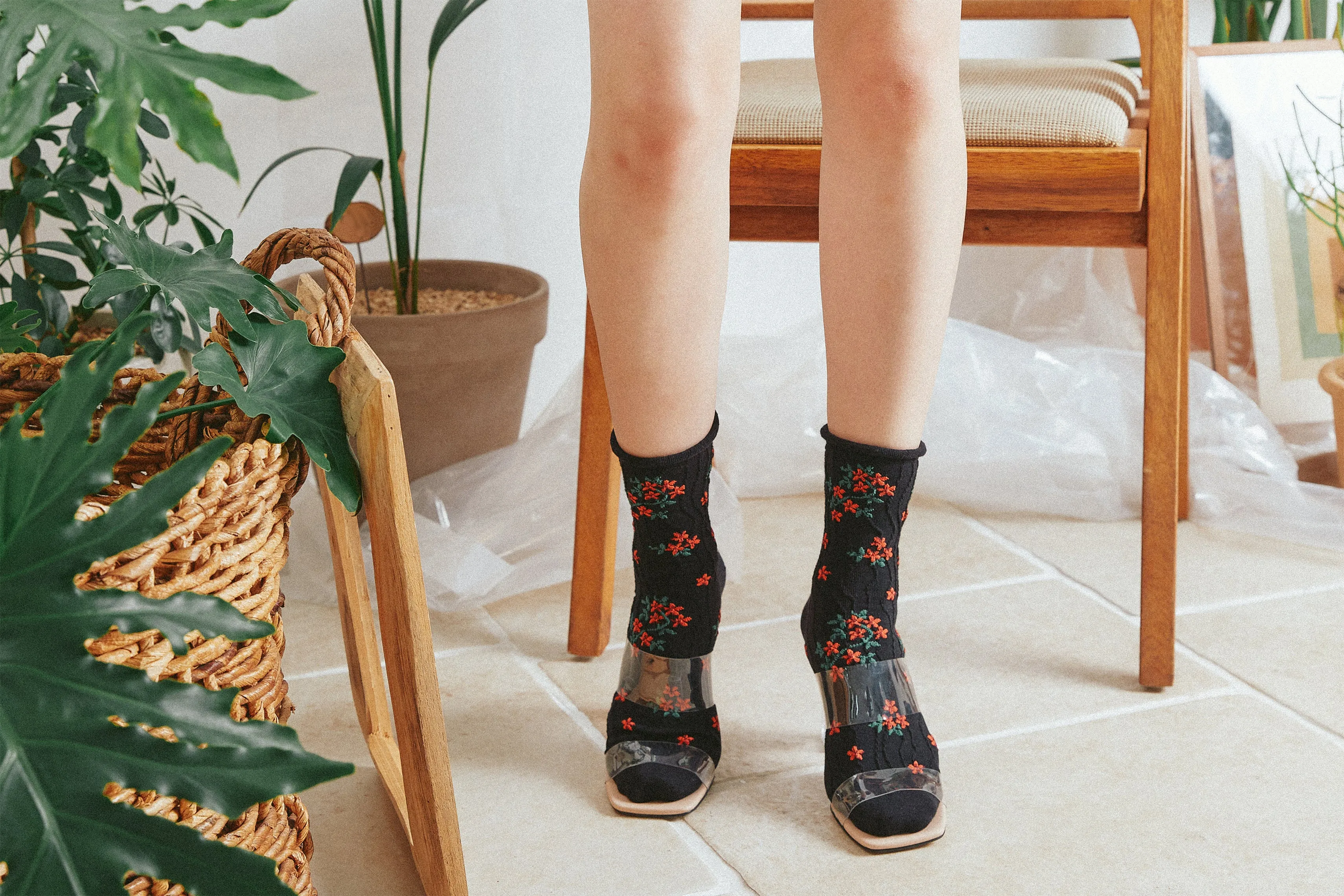 (4 Pairs) Ruffle flower crew fashion Socks ED14