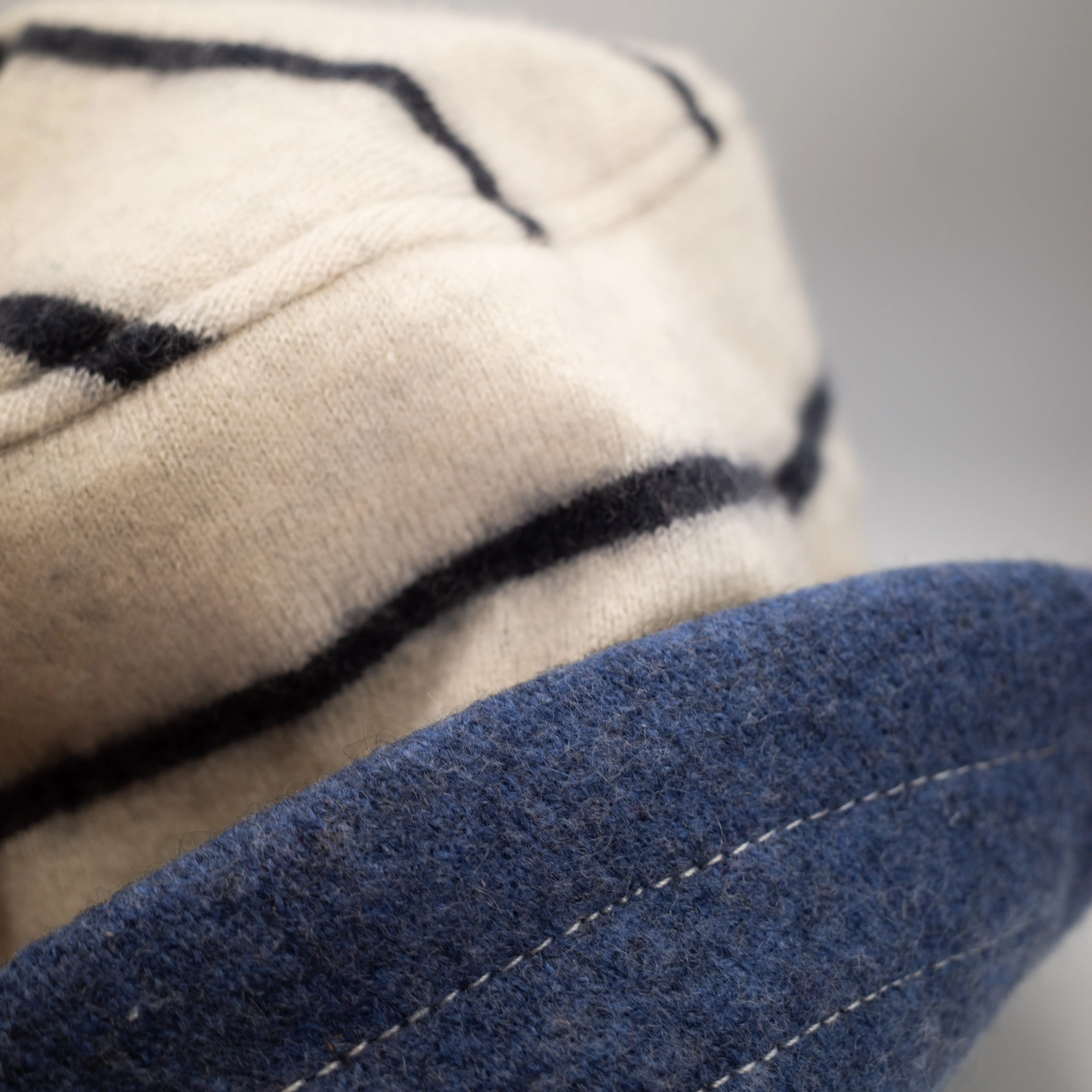 Cream and Black Striped Reversible Cashmere Bucket Hat Medium