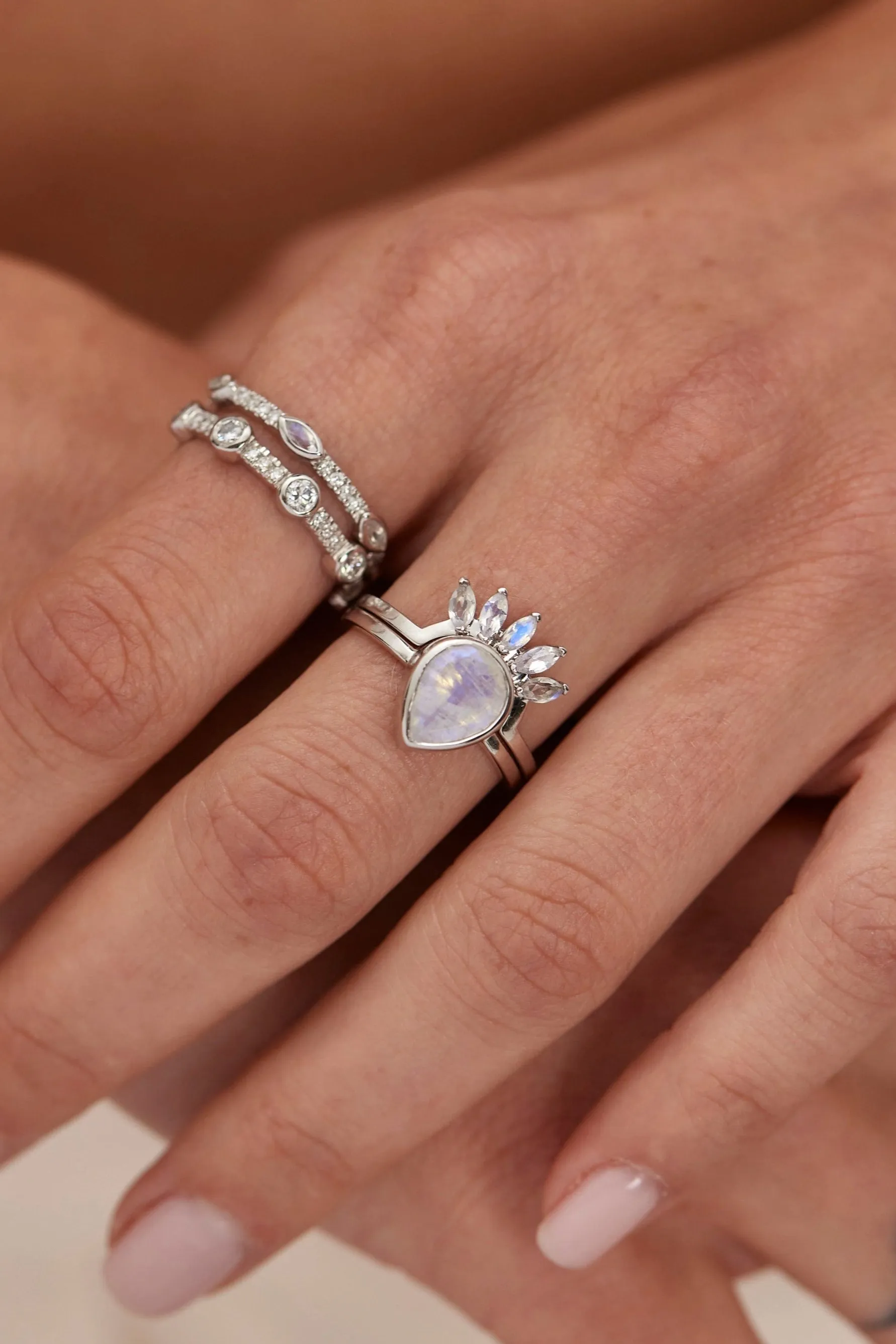 Infinity Moonstone White Gold Wedder