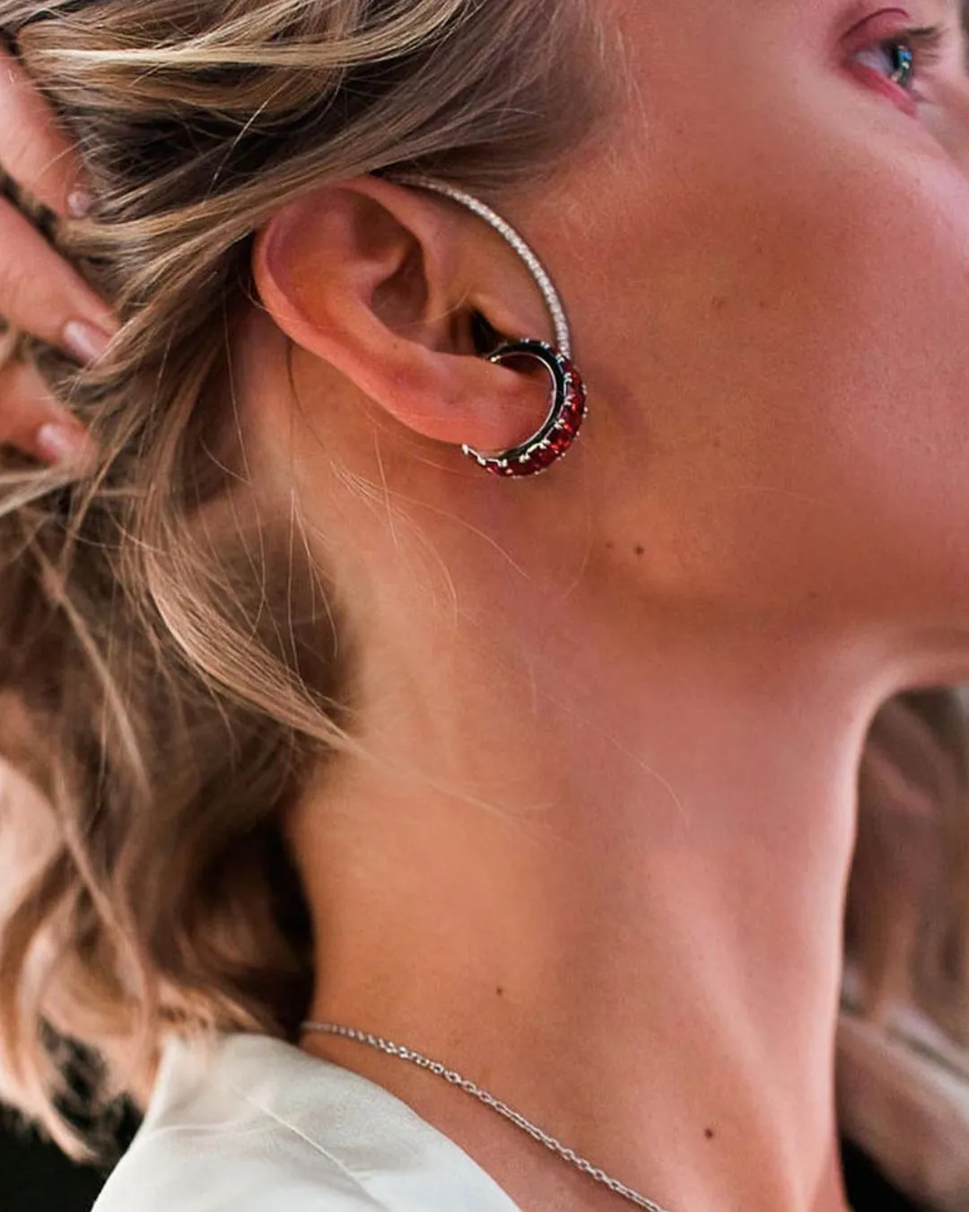 Istanbul earoval with diamonds