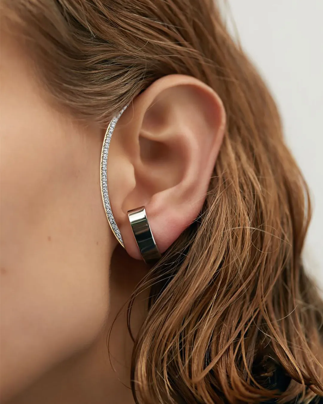 Istanbul earoval with diamonds
