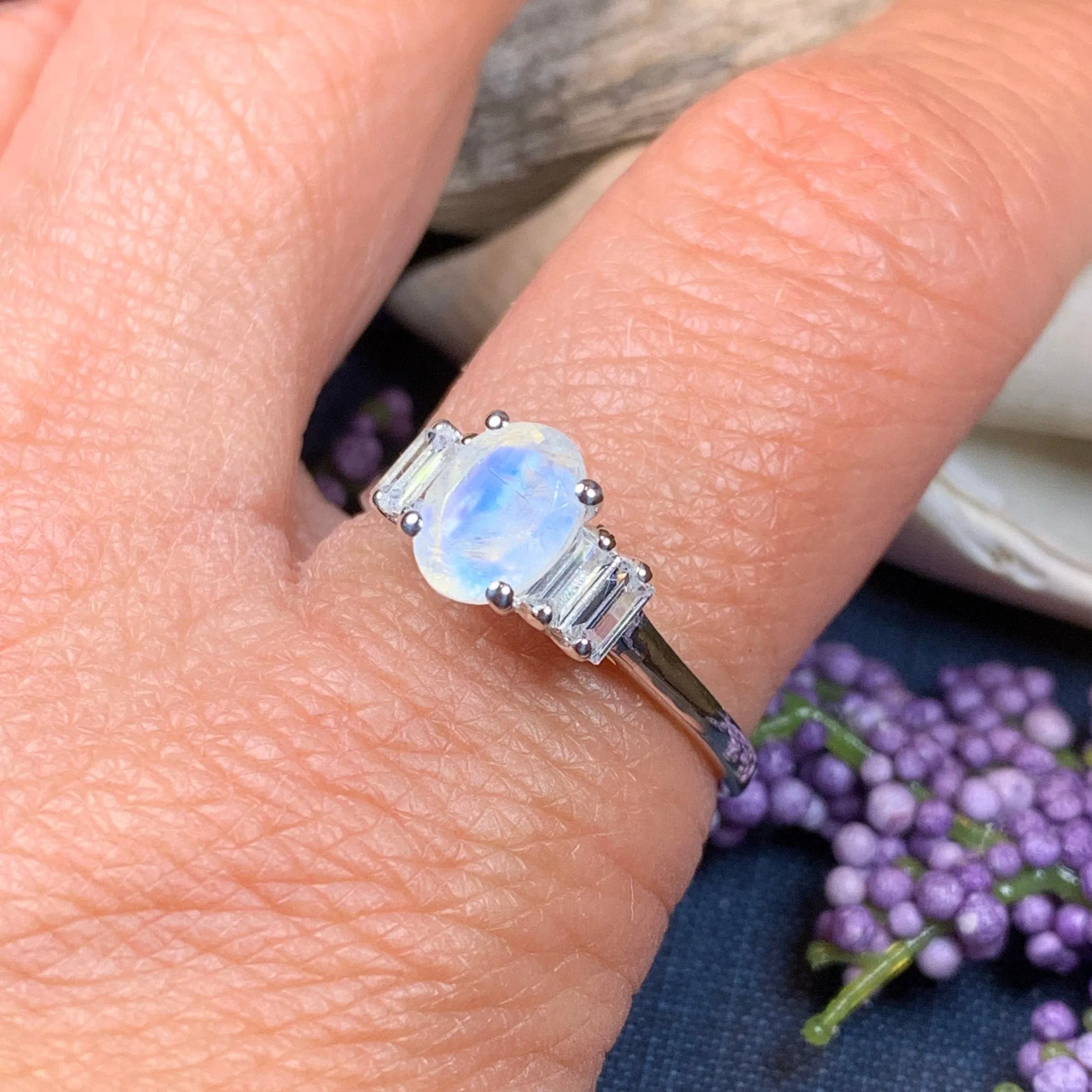 Luna Di Moonstone Ring,