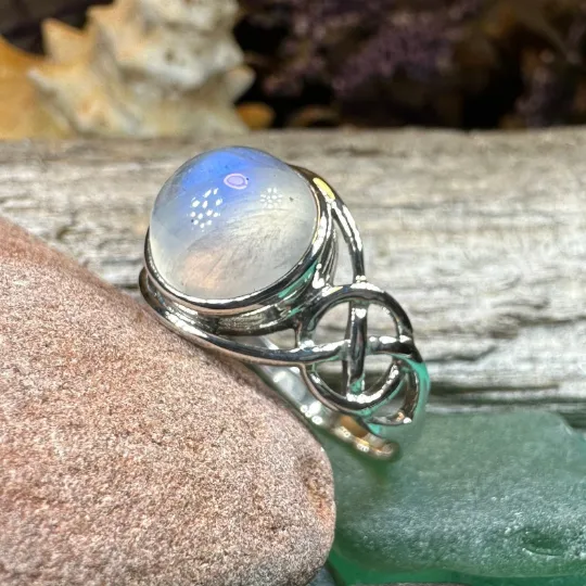 Rhianna Celtic Knot Ring
