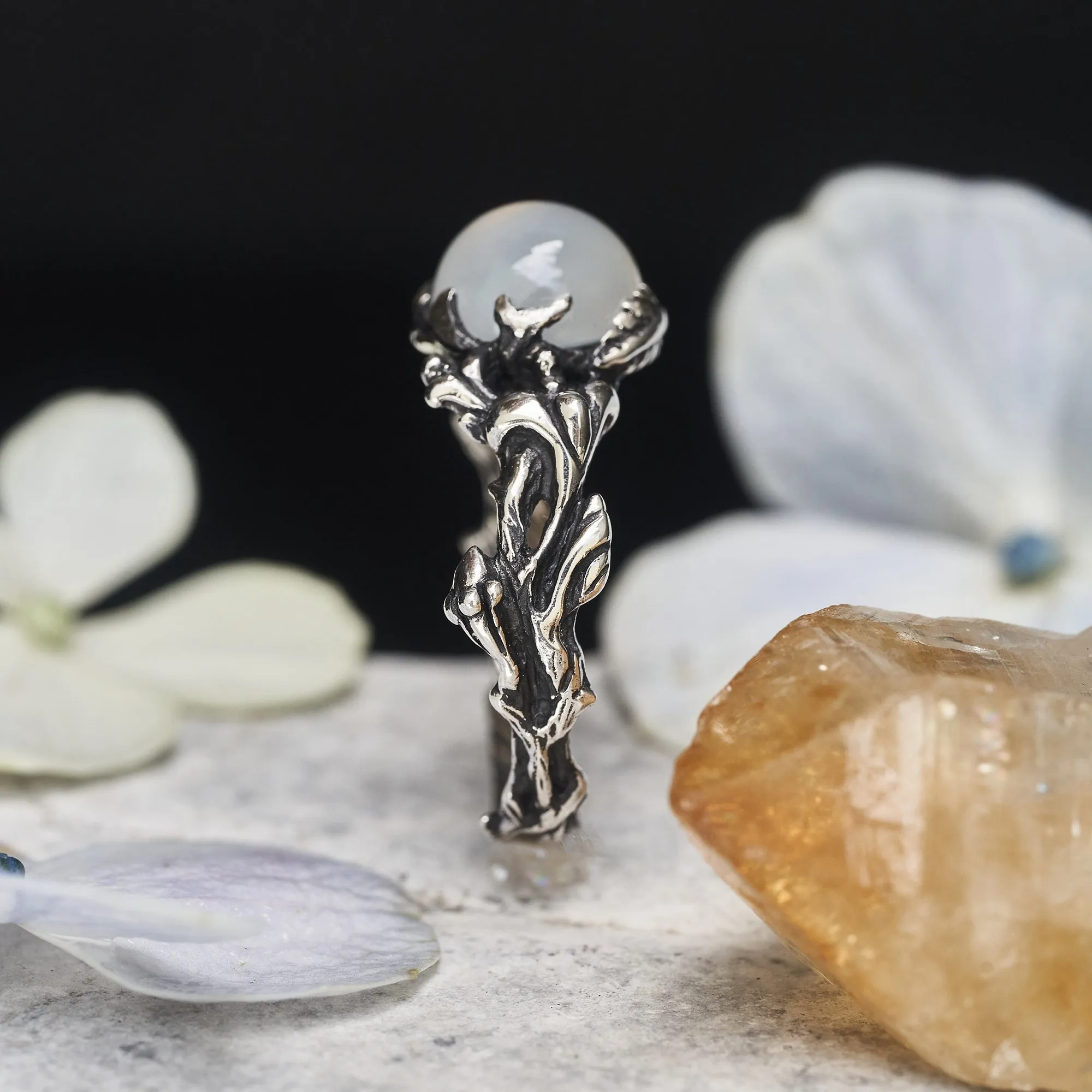 Round Moonstone Silver Ring "Leilani"