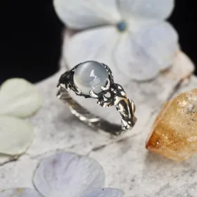Round Moonstone Silver Ring "Leilani"