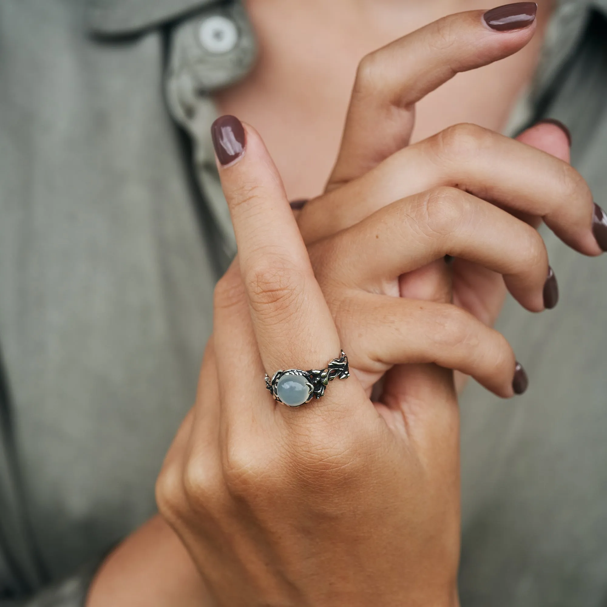 Round Moonstone Silver Ring "Leilani"