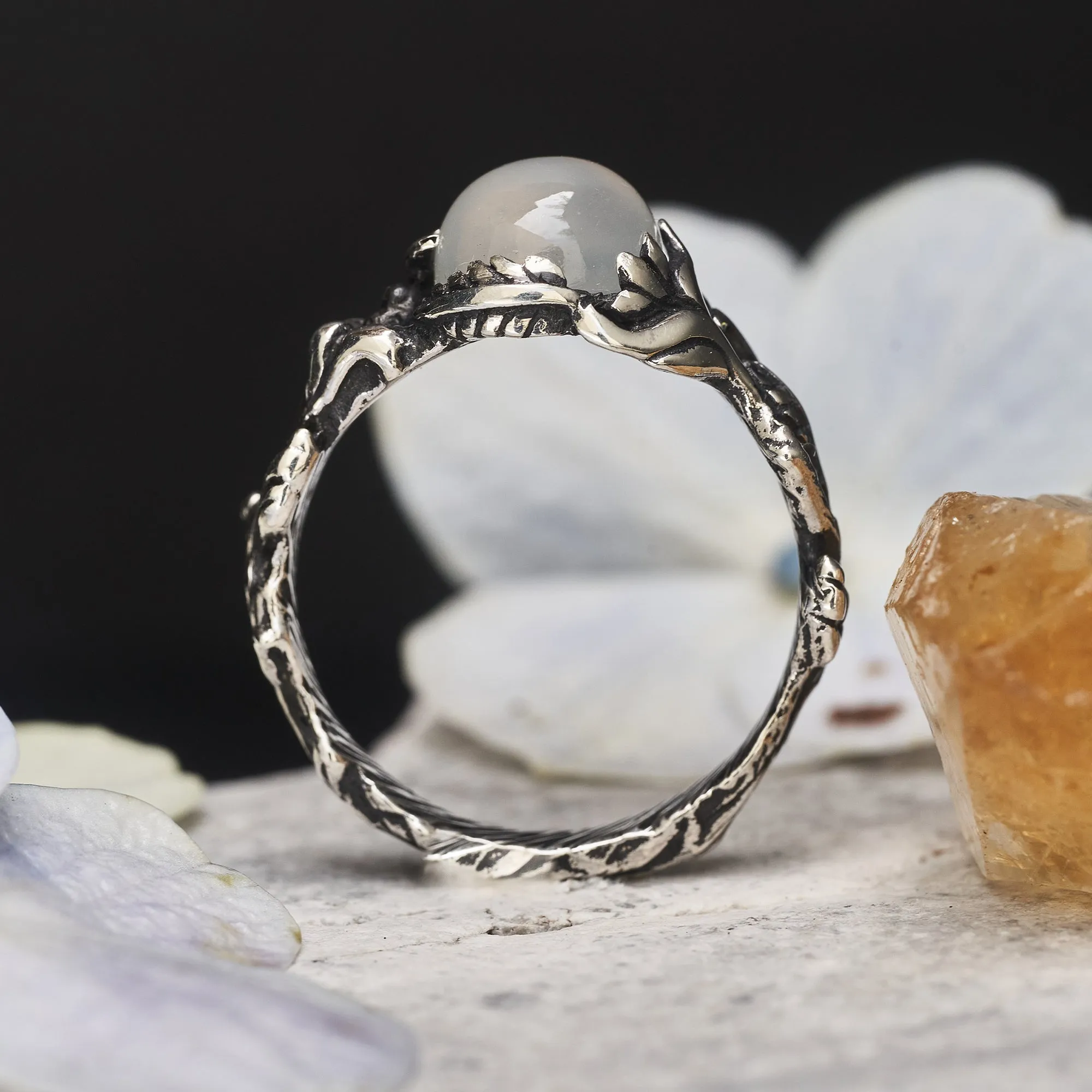 Round Moonstone Silver Ring "Leilani"